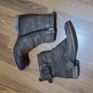 Womens Boutique 9 brown ankle zip booties boots rugged shoes buckle 7.5